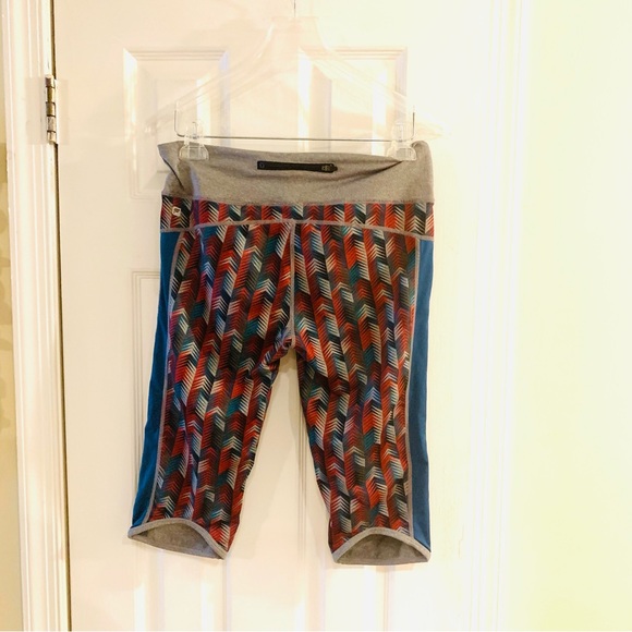 Fabletics Rio Run Crop Leggings Workout Pants - Picture 3 of 5